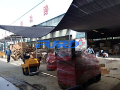 福瑞得機(jī)械微動(dòng)態(tài)--座駕壓路機(jī)、手扶壓路機(jī)、灌縫機(jī)包裝發(fā)貨
